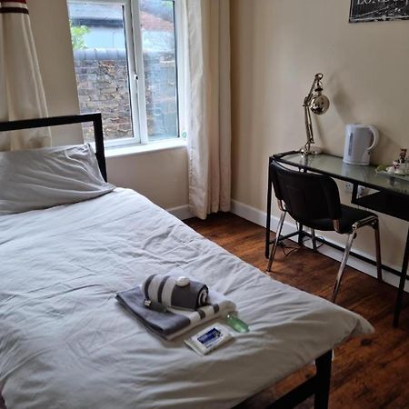 Waterlooguesthouse Hanley Екстериор снимка